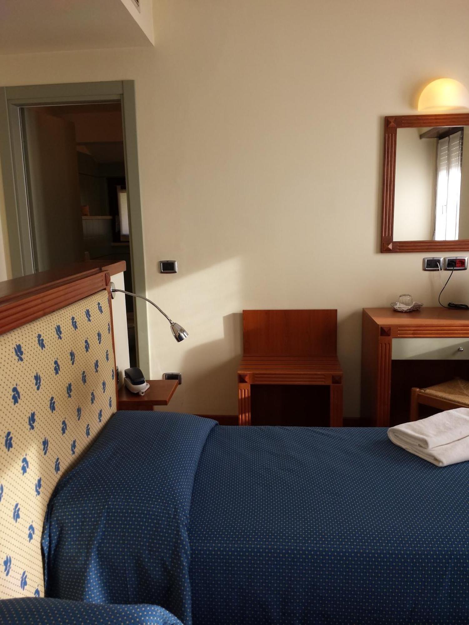 Hotel Il Castellaccio Piccione Rum bild