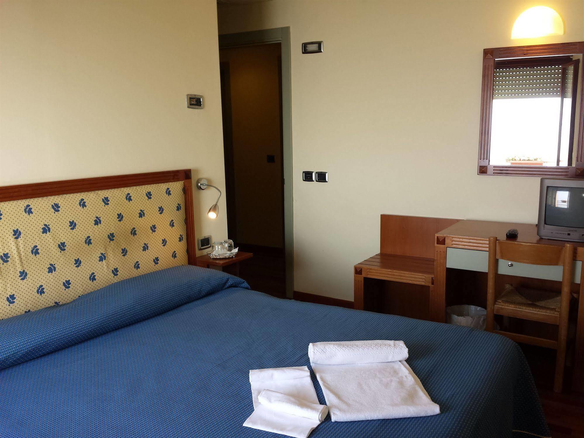 Hotel Il Castellaccio Piccione Exteriör bild