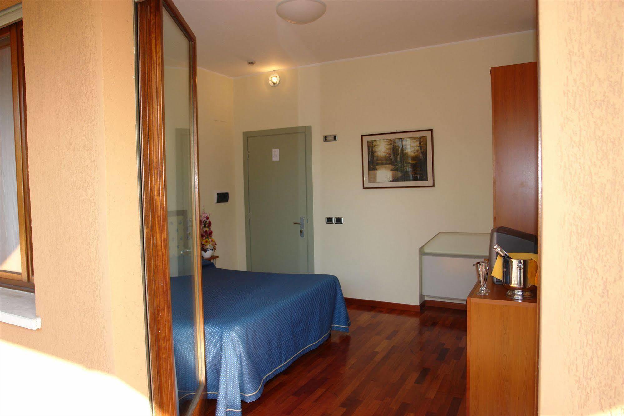 Hotel Il Castellaccio Piccione Exteriör bild